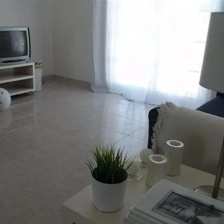 Holiday home Sleeps 6 Pool